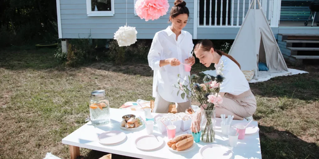 What Are the Best Themes for Summer Party Decorations?